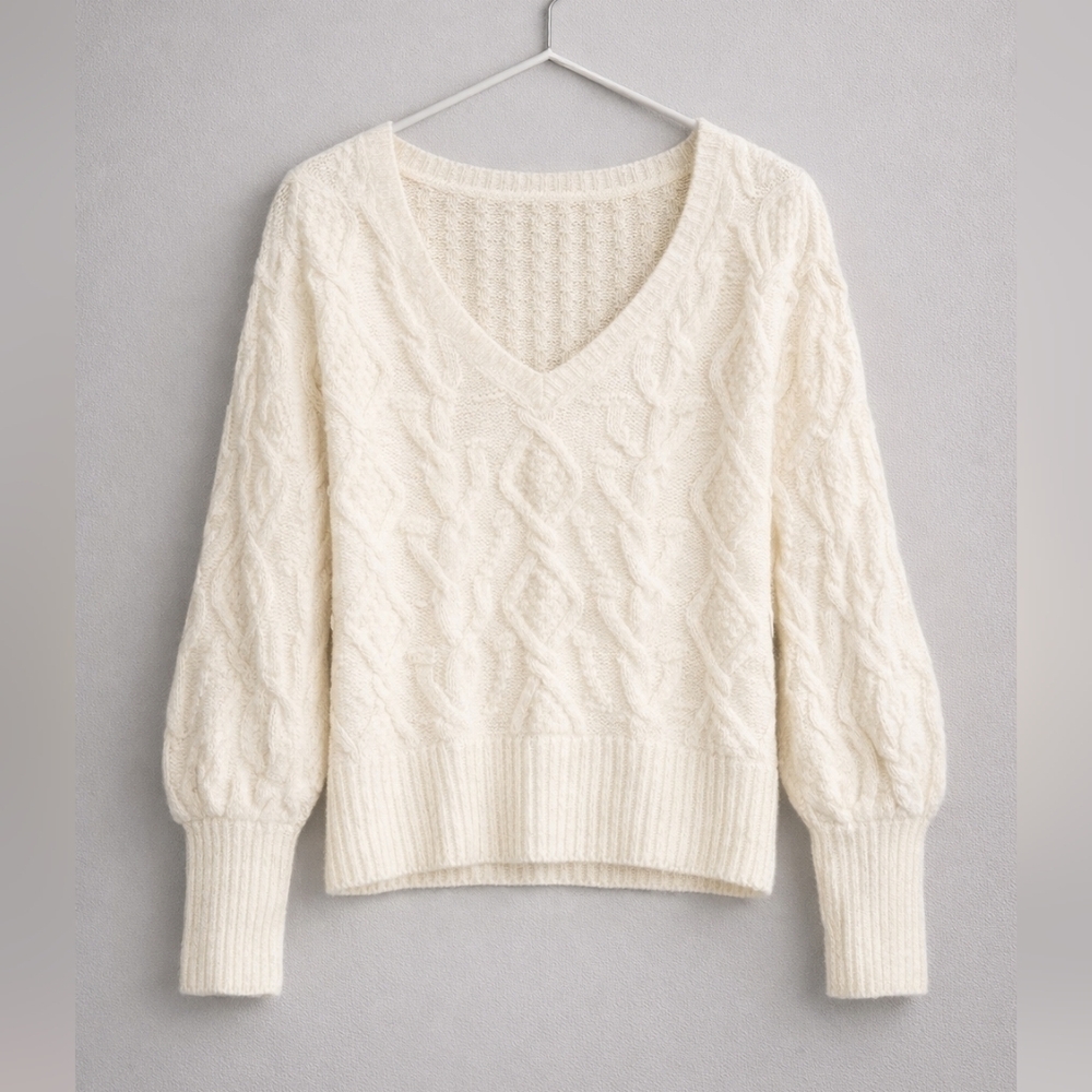Abercrombie & Fitch Cream Cable V-Neck Sweater, Women's Size Small